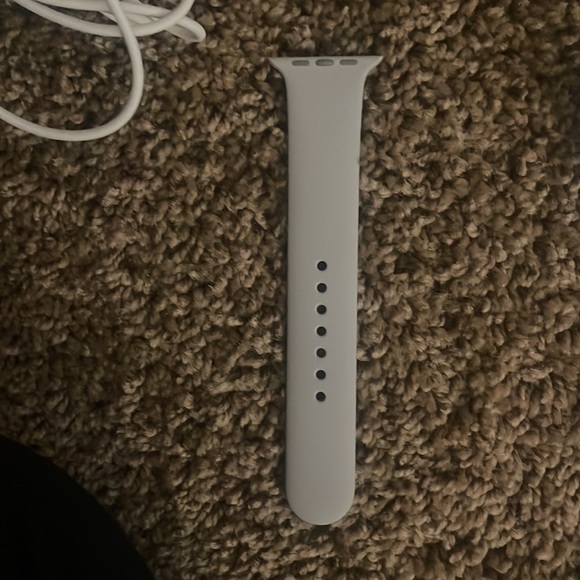 APPLE WATCH SERIES THREE 42MM ALUMINUM CASE AND GREY BAND - Picture 8 of 8